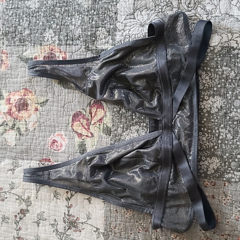 Sweet & Sexy Victoria's Secret Shimmery Strappy Bralette in Gray, M. EUC!